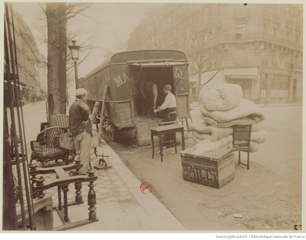 Moving in Paris, 1900