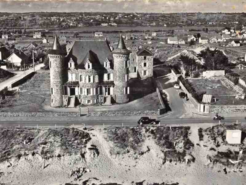 Clara Ward, an American in Barneville, and a&nbsp;Castle